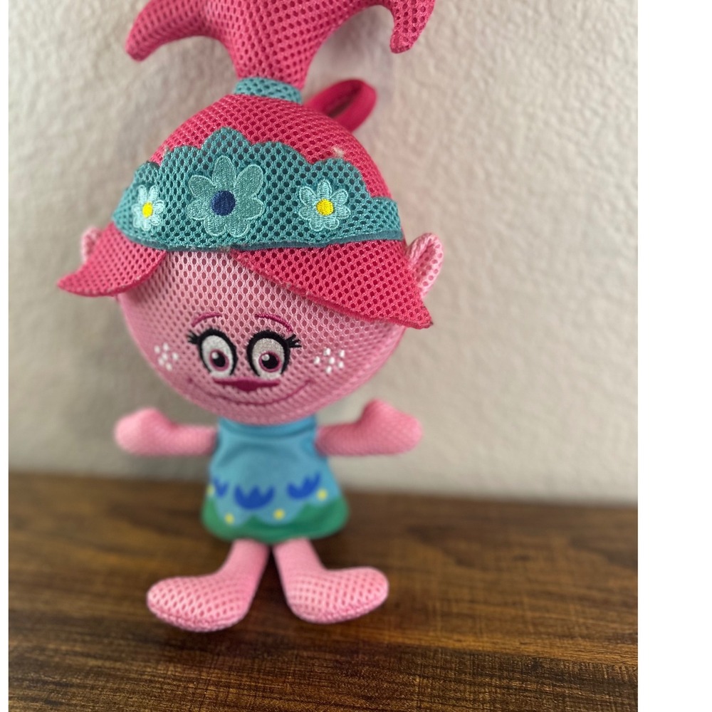 DreamWorks Trolls World Tour Poppy Plush Toy 2020 - Picture 2 of 6